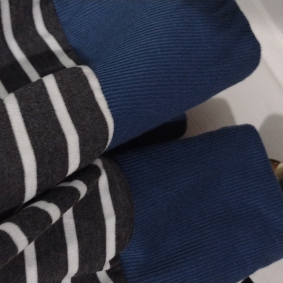 Spring sweater - Picture 3 of 3